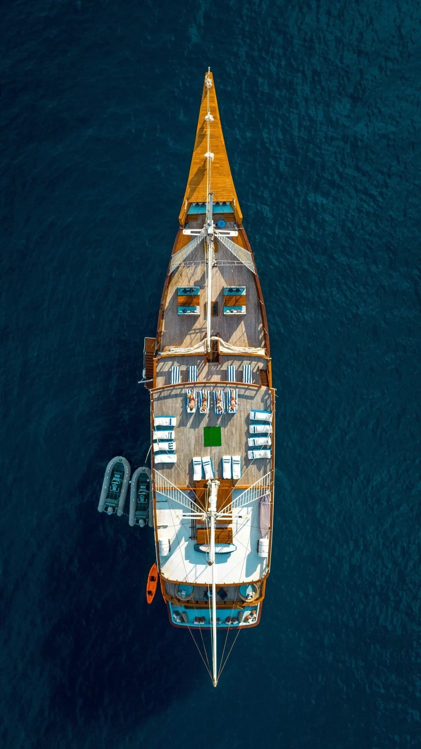 Aerial view kapal Pinisi The Maj Oceanic — buatan BP Marine Co